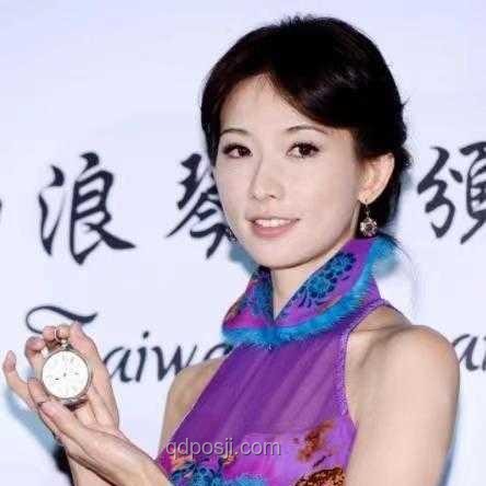 高考前紫色内裤送考旗袍热销现象深度分析